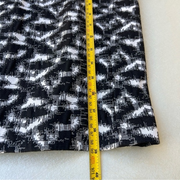 Calvin Klein Black and White Midi Dress Women’s Size 6 - Picture 5 of 8